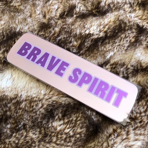 Makeup revolution eyeshadow palette - new - Picture 1 of 4